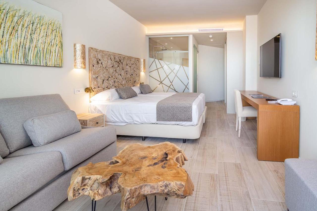 Zahara Beach & Spa By Qhotels - Adults Recommended ซาฮารา เด ลอส อาตูเนส ภายนอก รูปภาพ Deluxe room