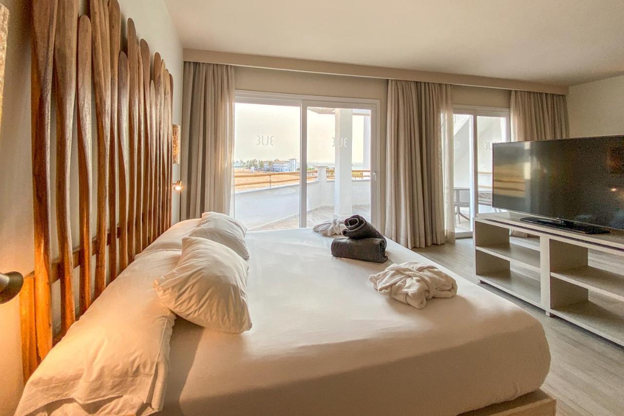 Zahara Beach & Spa By Qhotels - Adults Recommended ซาฮารา เด ลอส อาตูเนส ภายนอก รูปภาพ A room at the hotel
