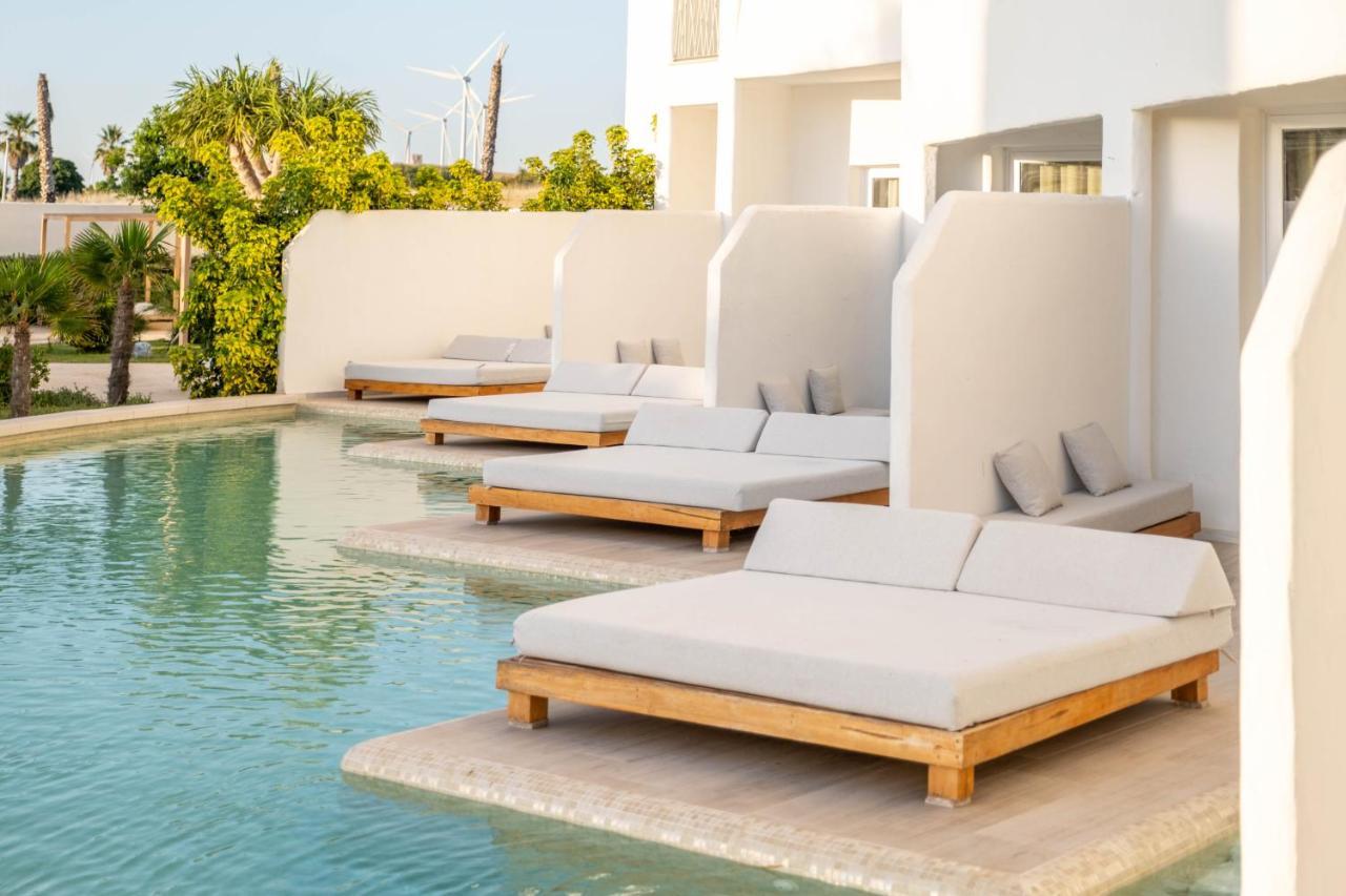 Zahara Beach & Spa By Qhotels - Adults Recommended ซาฮารา เด ลอส อาตูเนส ภายนอก รูปภาพ The hotel's pool
