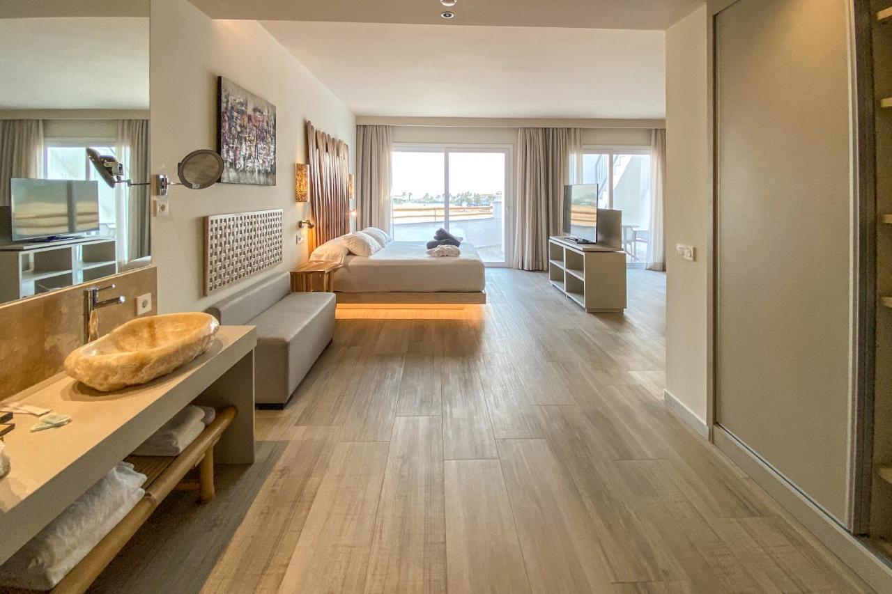 Zahara Beach & Spa By Qhotels - Adults Recommended ซาฮารา เด ลอส อาตูเนส ภายนอก รูปภาพ Deluxe room