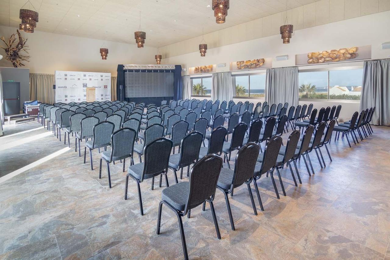 Zahara Beach & Spa By Qhotels - Adults Recommended ซาฮารา เด ลอส อาตูเนส ภายนอก รูปภาพ The conference room at the hotel