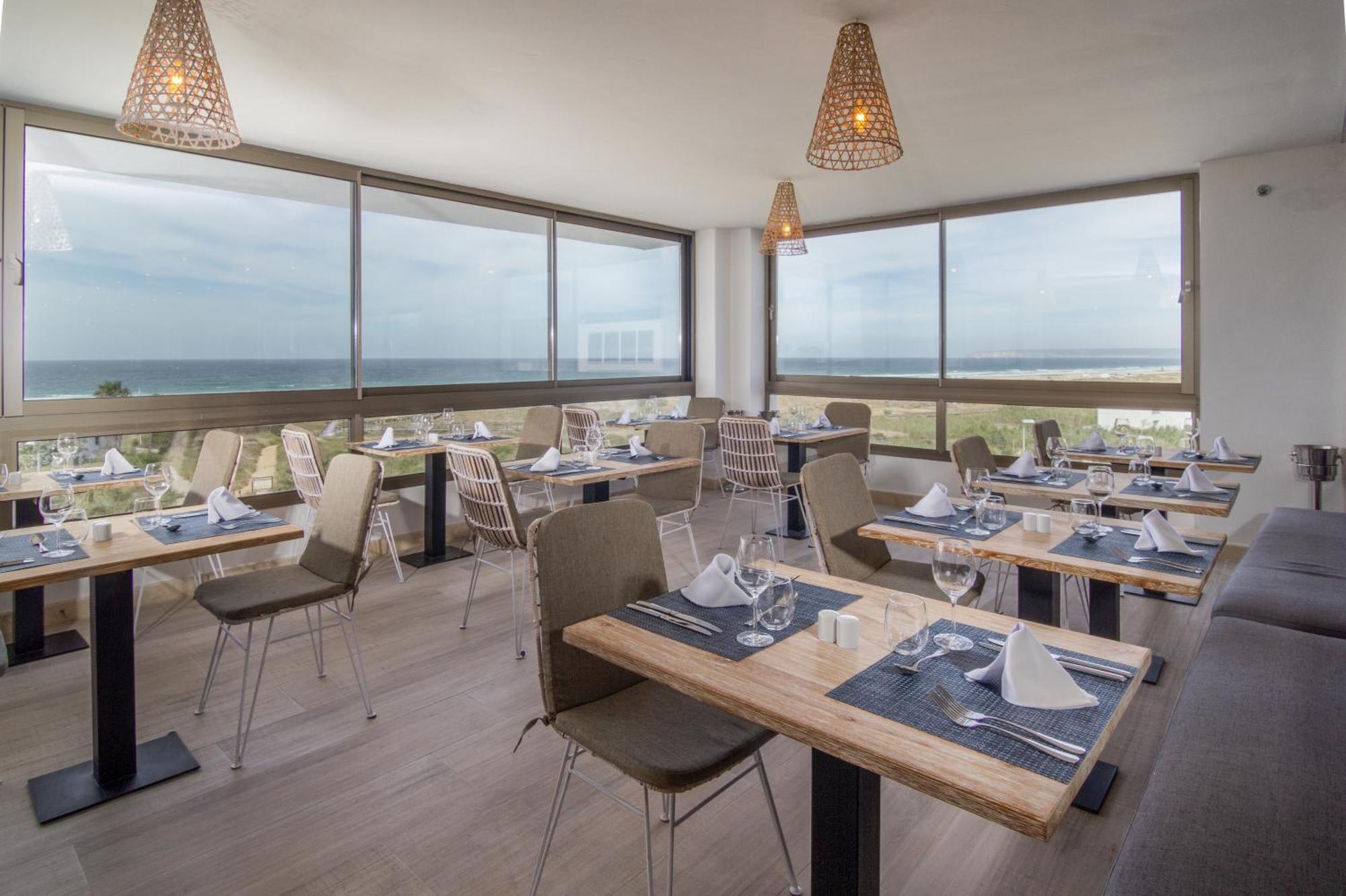 Zahara Beach & Spa By Qhotels - Adults Recommended ซาฮารา เด ลอส อาตูเนส ภายนอก รูปภาพ Restaurant