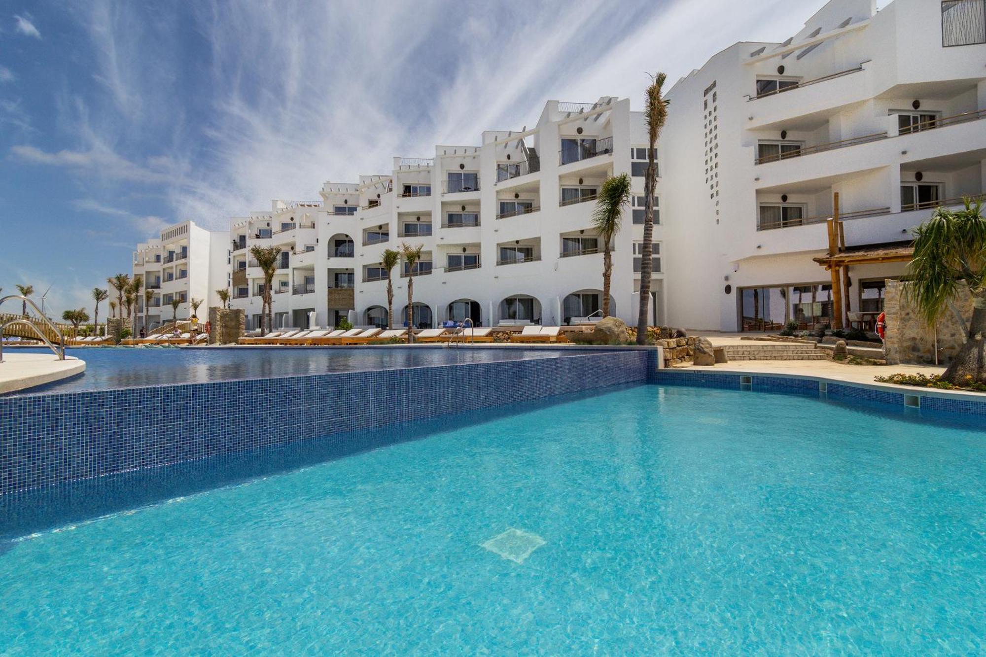 Zahara Beach & Spa By Qhotels - Adults Recommended ซาฮารา เด ลอส อาตูเนส ภายนอก รูปภาพ
